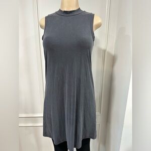 MADEWELL Gray Sleeveless Shift Dress.
Size XS